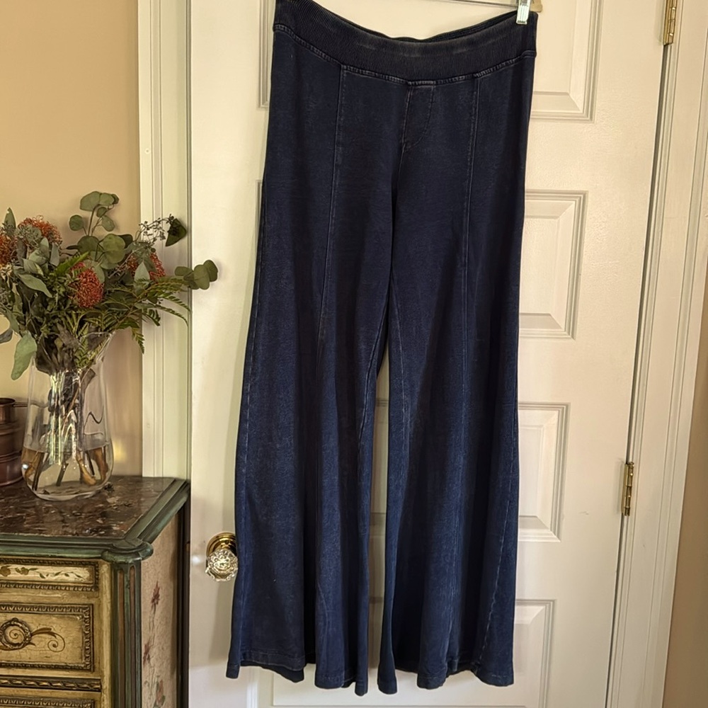 XCVI large bellbottoms jeans. I think they’re an extra large.